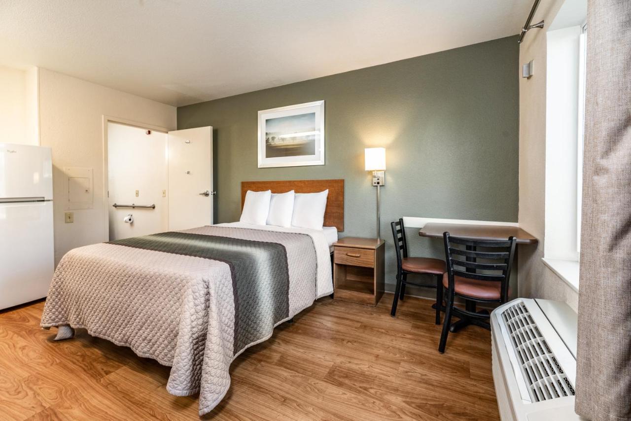 Hometowne Studios By Red Roof Fresno - West Bagian luar foto
